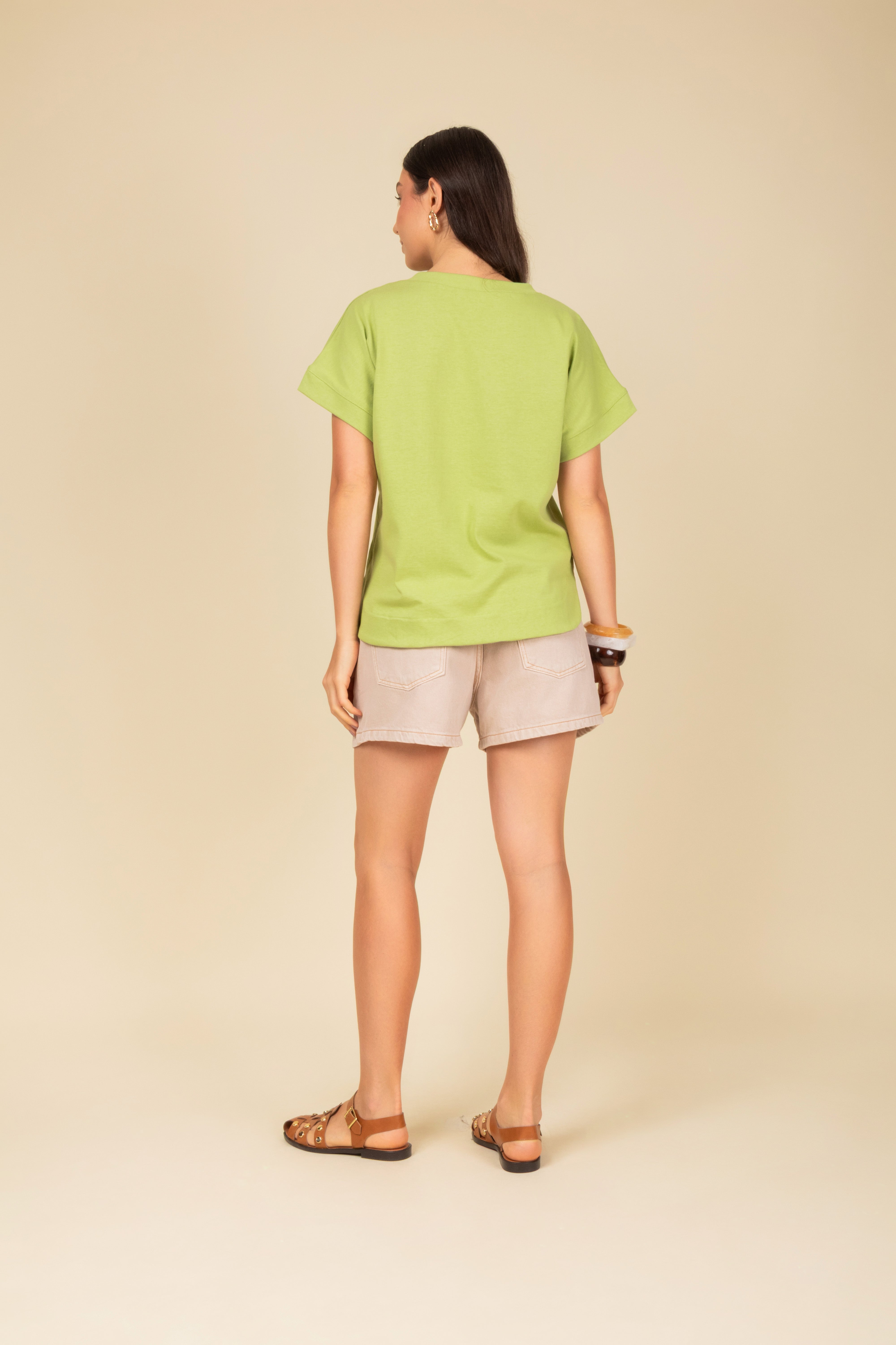 Blusa Decote em V com Manga Dobrada